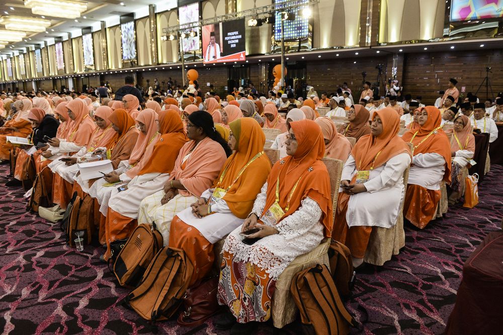 Delegates attend the 2019 Parti Amanah Negara National Convention in Shah Alam on December 6, 2019. u00e2u20acu2022 Picture by Miera Zulyana