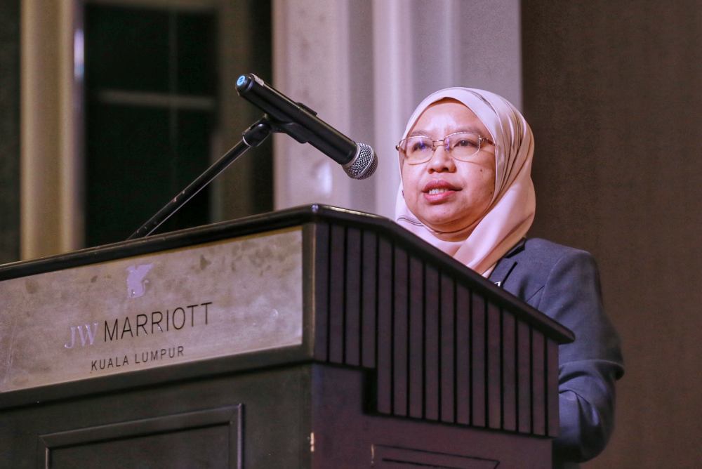 Economic Affairs Ministry deputy secretary-general (macro) Zunika Mohamed Zunika Mohamed speaks during the UNDP Human Development Report 2019 in Kuala Lumpur December 17, 2019. ― Picture by Ahmad Zamzahuri