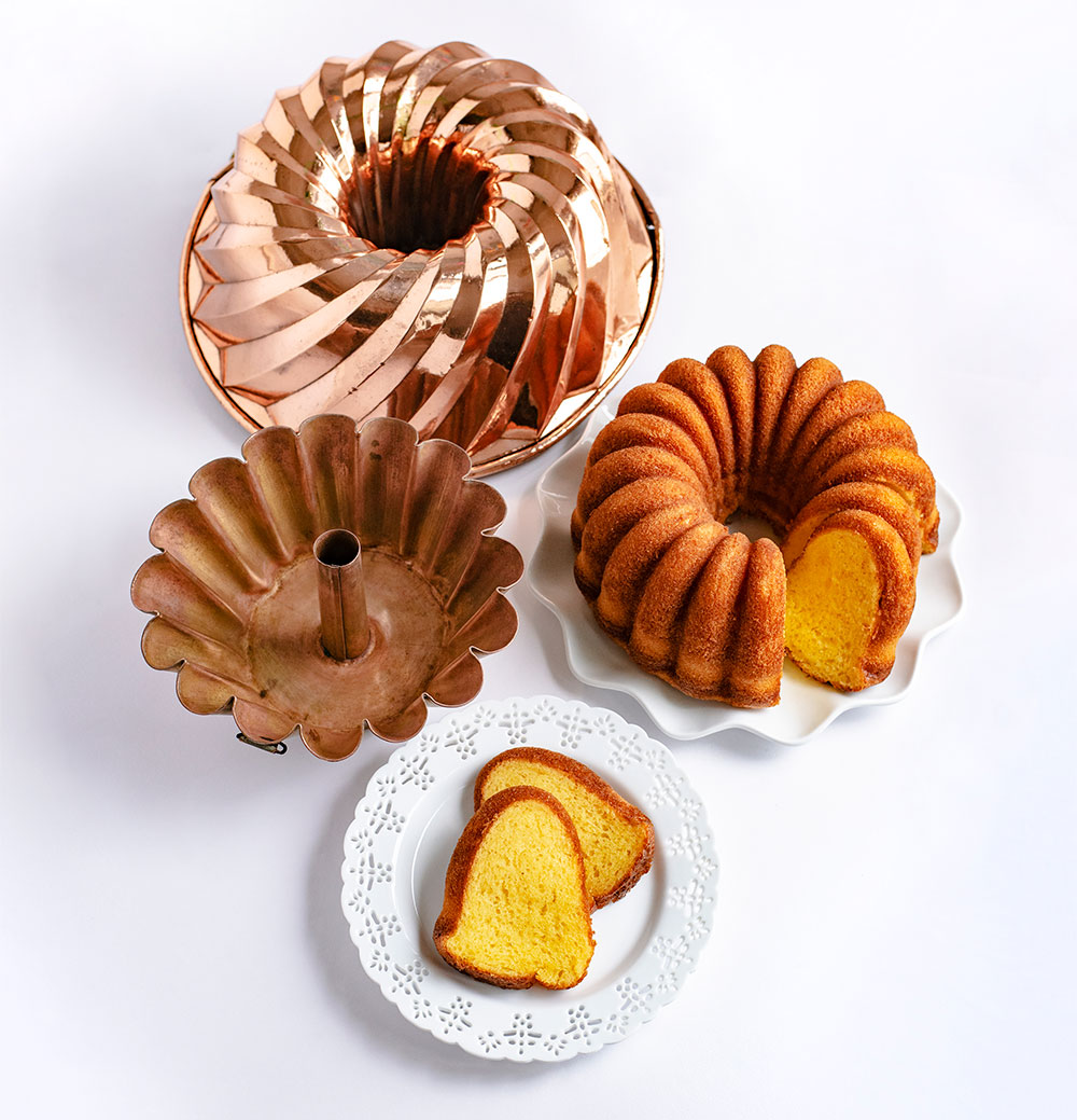 Make this moist and buttery 'Bluder', a Eurasian specialty with Dutch roots.