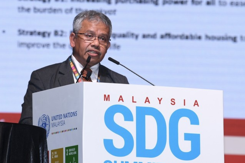 File picture shows Economic Affairs Ministry deputy secretary-general (policy) Datuk Dr Noor Zari Hamat giving a presentation at the Malaysia Sustainable Development Goals (SDG) Summit 2019 at Kuala Lumpur Convention Centre Nov 6, 2019. u00e2u20acu201d Bernama pic