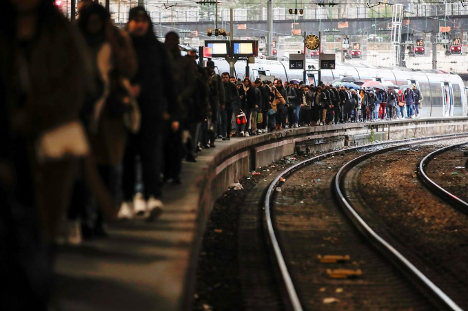 Commuters walk on a platform at Gare Saint-Lazare train station as a strike continues against French governmentu00e2u20acu2122s pensions reform plans, in Paris, December 9, 2019. u00e2u20acu201d Reuters pic