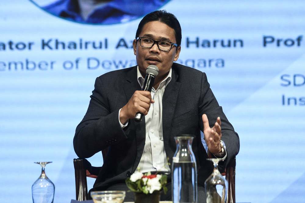 Senator Khairul Azwan Harun speaks at WOWComm 2019 in Putrajaya December 5, 2019. u00e2u20acu2022 Picture by Miera Zulyana