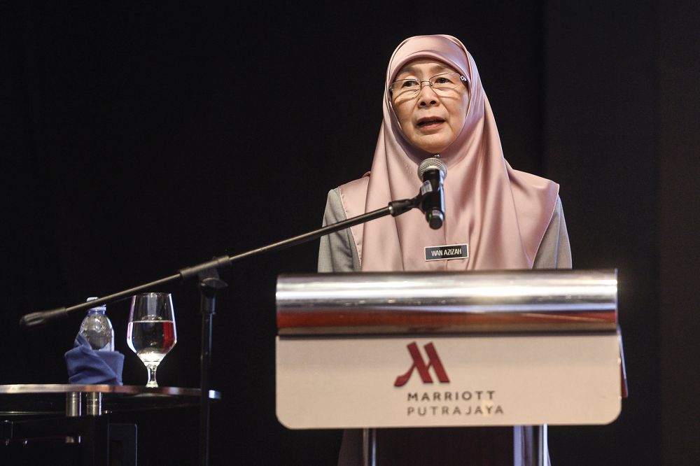 Deputy Prime Minister, Datuk Seri Wan Azizah Wan Ismail speaks at WowComm 2019 in Putrajaya December 5, 2019. u00e2u20acu201d Picture by Miera Zulyanann