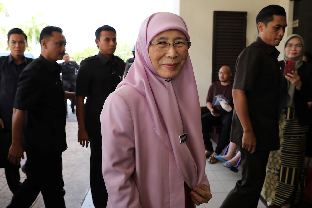 Deputy Prime Minister Dr Wan Azizah Wan Ismail arrives at Putrajaya Hospital to visit Japanese badminton player Kento Momota, who was injured in a pre-dawn vehicle collision, in Putrajaya January 14, 2020. u00e2u20acu201d Reuters pic