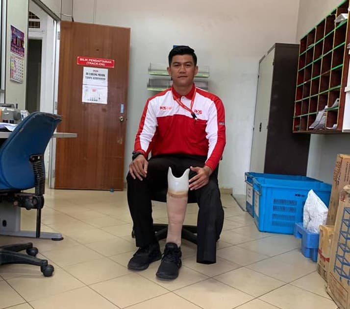 On the job in the mail room. — Facebook/Friends-Of-Posmen