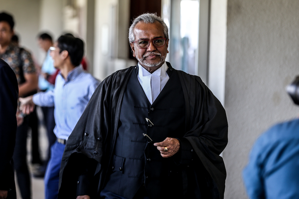 Lawyer Tan Sri Muhammad Shafee Abdullah is pictured at the Kuala Lumpur High Court January 8, 2020. — Picture by Firdaus Latif