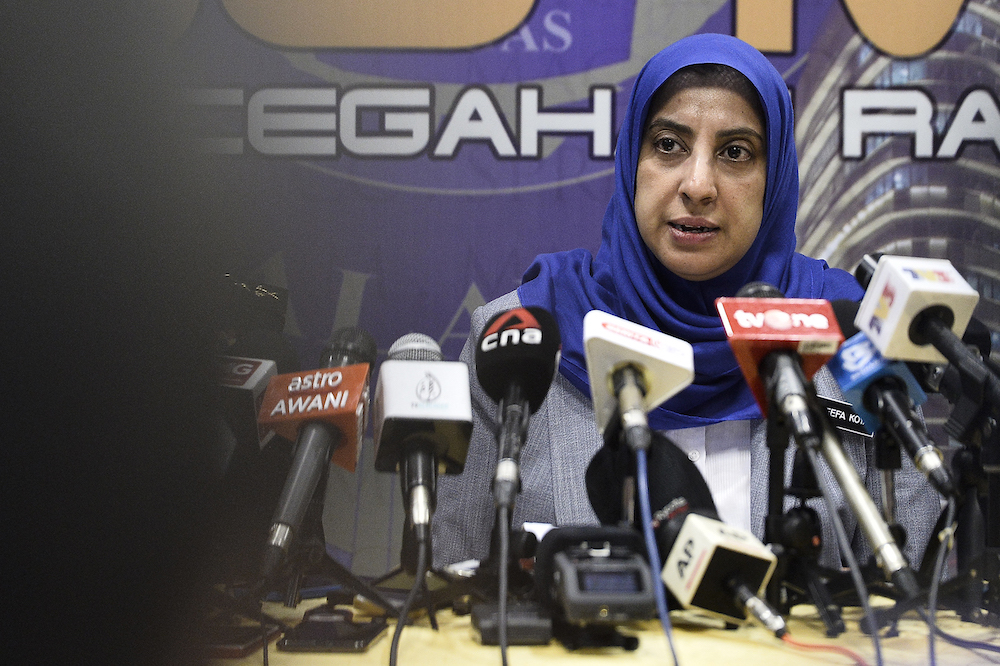 Malaysian Anti-Corruption Commission (MACC) chief commissioner Latheefa Koya speaks during a press conference at MACC headquarters in Putrajaya January 8, 2020. — Picture by Miera Zulyana