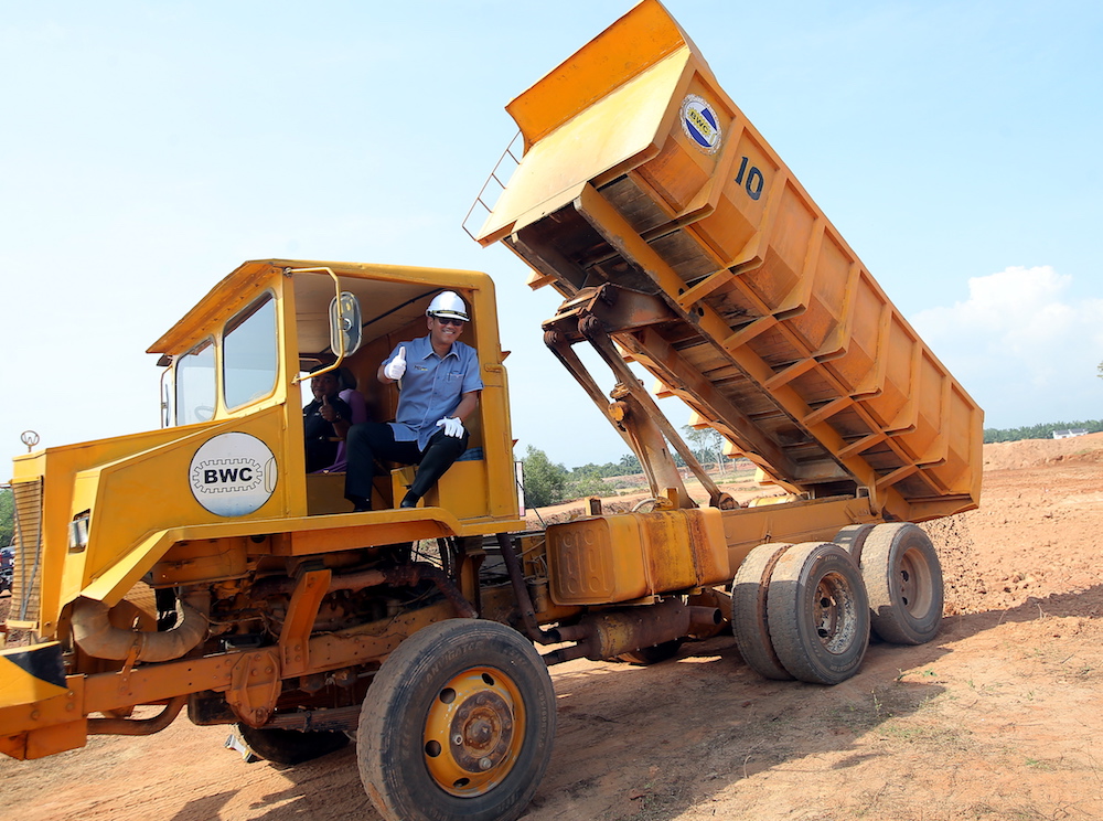 Perak Mentri Besar Datuk Seri Ahmad Faizal Azumu visits the project site after launching the sales of the Rumah Perakku housing project in Gopeng January 13, 2020. u00e2u20acu201d Picture by Farhan Najib
