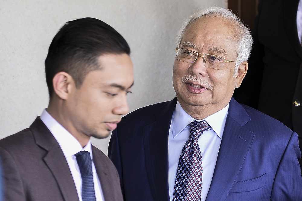 Former prime minister Datuk Seri Najib Razak arrives at the Kuala Lumpur High Court January 13, 2020. u00e2u20acu201d Picture by Miera Zulyanann