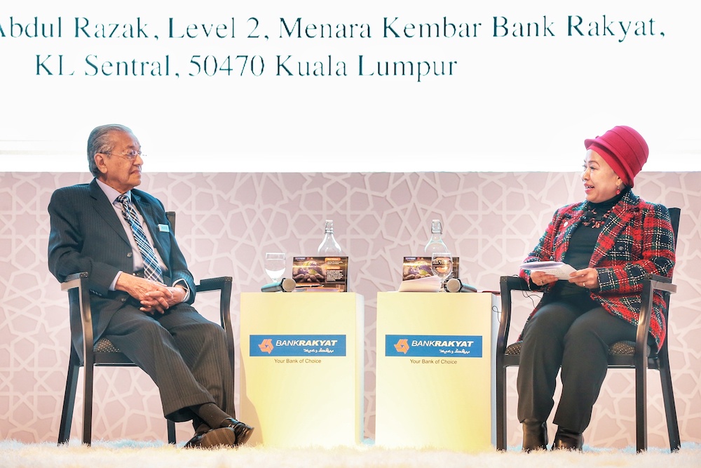 Prime Minister Tun Dr Mahathir Mohamad has a dialogue with Bank Rakyat chairman Datuk Noripah Kamso during the Bank Rakyat 2019 National Conference on Integrity in Kuala Lumpur January 14, 2020. u00e2u20acu201d Picture by Ahmad Zamzahuri