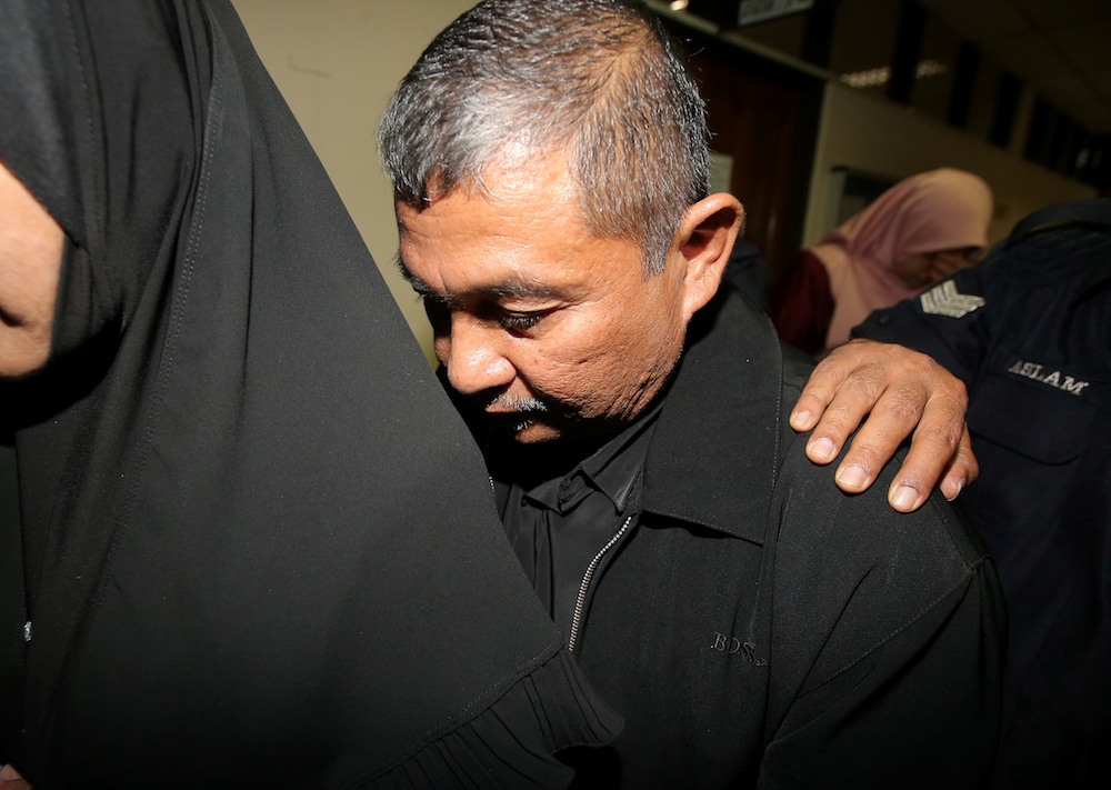 Former JKKK chairman Zulkifle Othman appears at the Sessions Court in Ipoh January 14, 2020. u00e2u20acu201d Picture by Farhan Najib