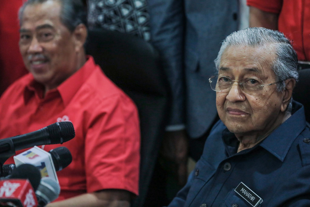 Bersatu chairman Tun Dr Mahathir Mohamad speaks to reporter at a press conference at the Bukhary Foundation, Kuala Lumpur January 17, 2020. u00e2u20acu201d Picture by Hari Anggara 