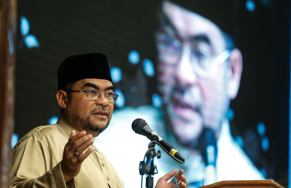 Minister for the Prime Minister Department Datuk Seri Mujahid Yusof Rawa delivers his speech during the launch of the E-RPH and Kafa for Special Education in Nibong Tebal January 17, 2020. u00e2u20acu201d Picture by Sayuti Zainudin
