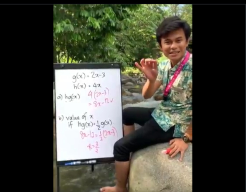 Fathi Hussein using a fresh approach in educating to attract students. u00e2u20acu201d Picture from Twitter/fathihusseinn