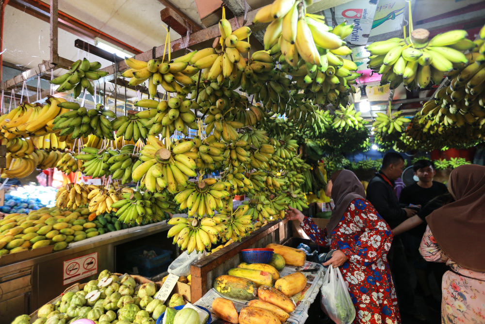 Much of the produce in the market is sourced from Cameron Highlands. — Picture by Ahmad Zamzahuri