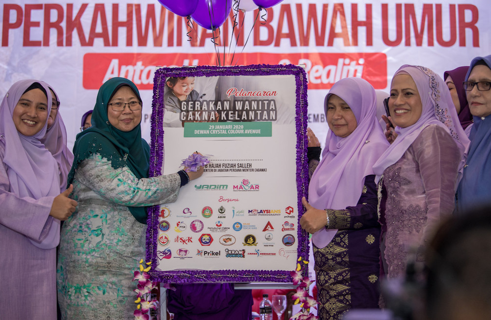 Deputy Minister in the Prime Ministeru00e2u20acu2122s Department Fuziah Salleh officiates the closing ceremony of the Underage Marriage: Between Hope and Reality Conference in Kota Baru January 29, 2020. u00e2u20acu201d Bernama pic