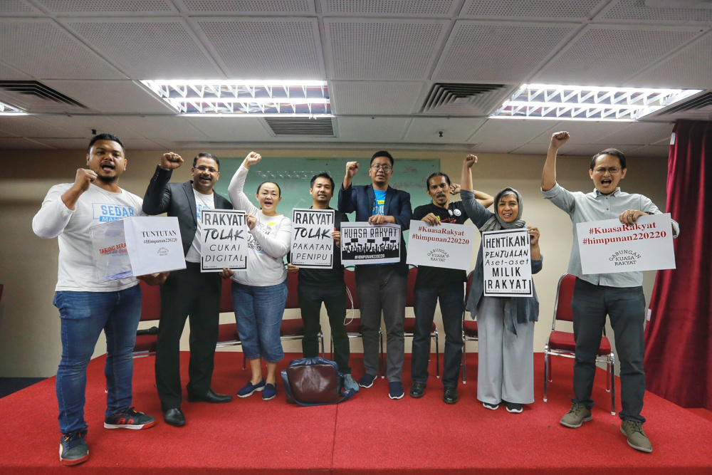 Gabungan Suara Rakyat committee members (from left) Raja Annuar Adnan, Michelle Foo, Fathul Farisan, Haizal Yatiran, Hasnah Abd Rahman and Syahid held a town hall meeting on Himpunan 220220 rally in Wisma MCA January 11, 2020. u00e2u20acu201d Picture by Ahmad Zamzahu