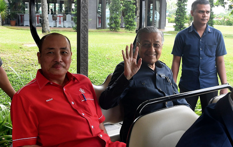 Datuk Seri Hajiji Noor and Tun Dr Mahathir Mohamad attend a special meeting for Sabah Bersatu leaders in Kota Kinabalu September 17, 2019. u00e2u20acu201d Bernama pic