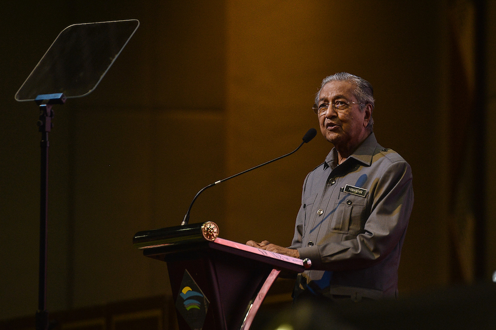 Prime Minister Tun Dr Mahathir Mohamad speaks during a stakeholdersu00e2u20acu2122 meeting organised by the Rural Development Ministry in Putrajaya January 30, 2020. u00e2u20acu201d Picture by Miera Zulyana