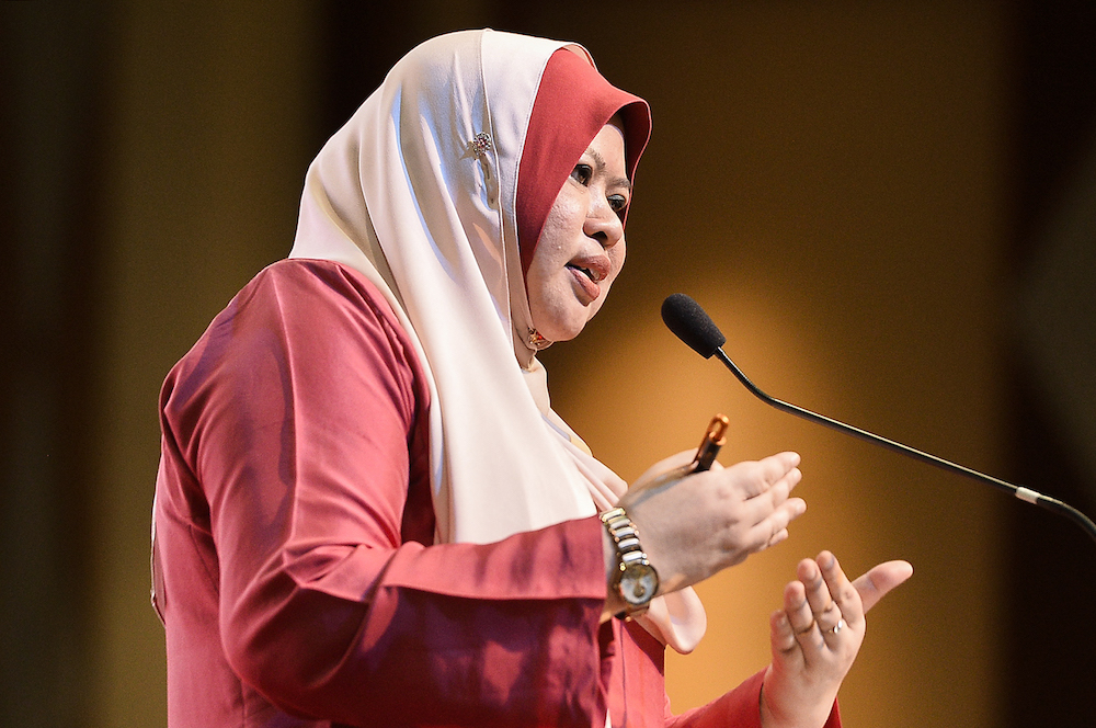Rural Development Minister Datuk Seri Rina Harun speaks during a stakeholdersu00e2u20acu2122 meeting organised by the Rural Development Ministry in Putrajaya January 30, 2020. u00e2u20acu201d Picture by Miera Zulyana