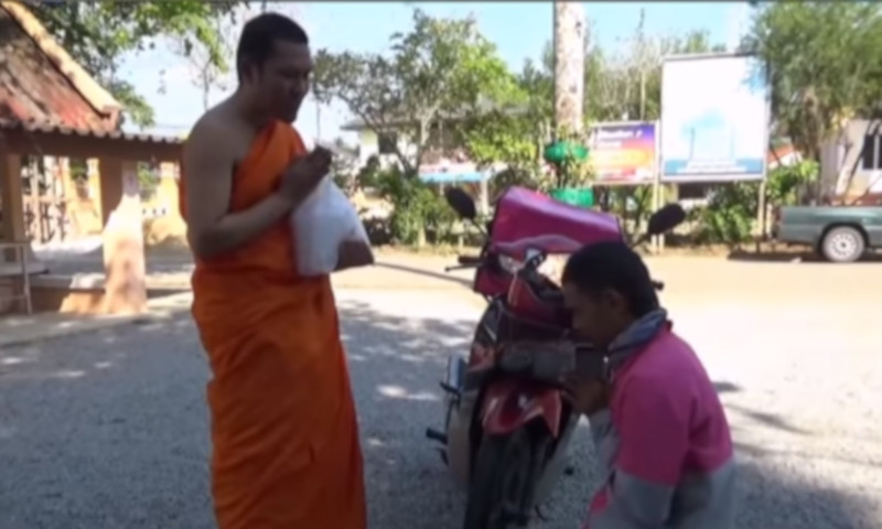The Thai monk became an overnight hit on social media after making known that he accepts offerings via food delivery apps. u00e2u20acu201d Screenshot via Facebook/One31.netn
