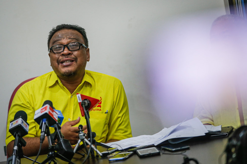 Putra vice-president Mohd Khairul Azam Abdul Aziz addresses a press conference at the party headquarters in Kuala Lumpur December 26, 2019. — Picture by Hari Anggara