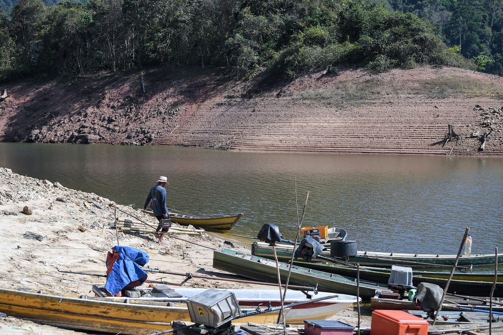 The water level of the Muda Dam is declining with a capacity of just 17.88 percent recorded two days ago by Lembaga Kemajuan Pertanian Muda (MADA), Alor Star, January 17, 2020. u00e2u20acu201d Bernama pic