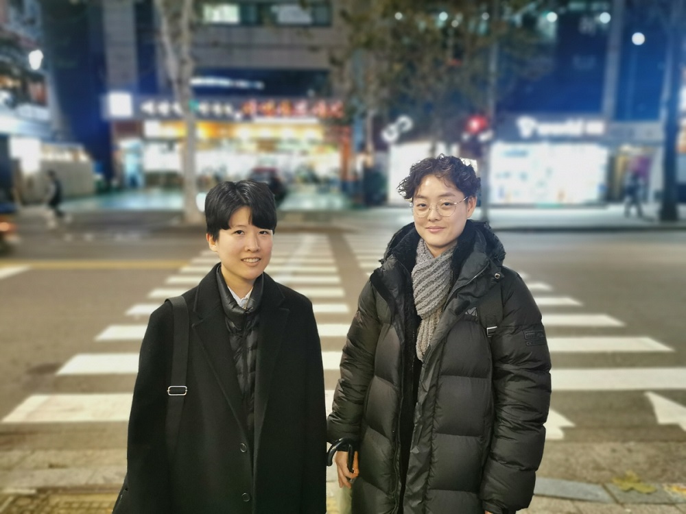 South Korean YouTubers Jung Se-young (left) and Baeck Ha-na, who campaign against marriage on their SOLOdarity channel, pose for a photo in Seoul, South Korea December 16, 2019. u00e2u20acu201d Thomson Reuters Foundation pic
