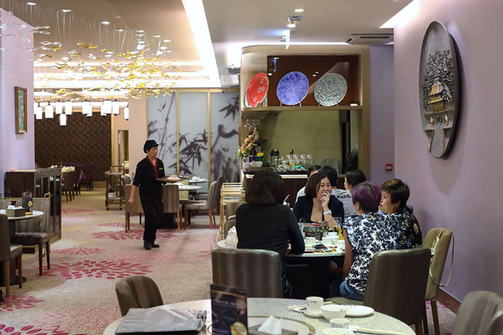 Inside a typical Sichuan restaurant
