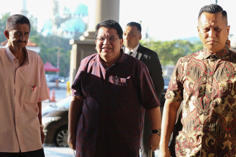 Former Federal Territories minister Datuk Seri Tengku Adnan Tengku Mansor arrives at the Kuala Lumpur Court Complex January 17, 2020. u00e2u20acu201d Picture by Yusof Mat Isa