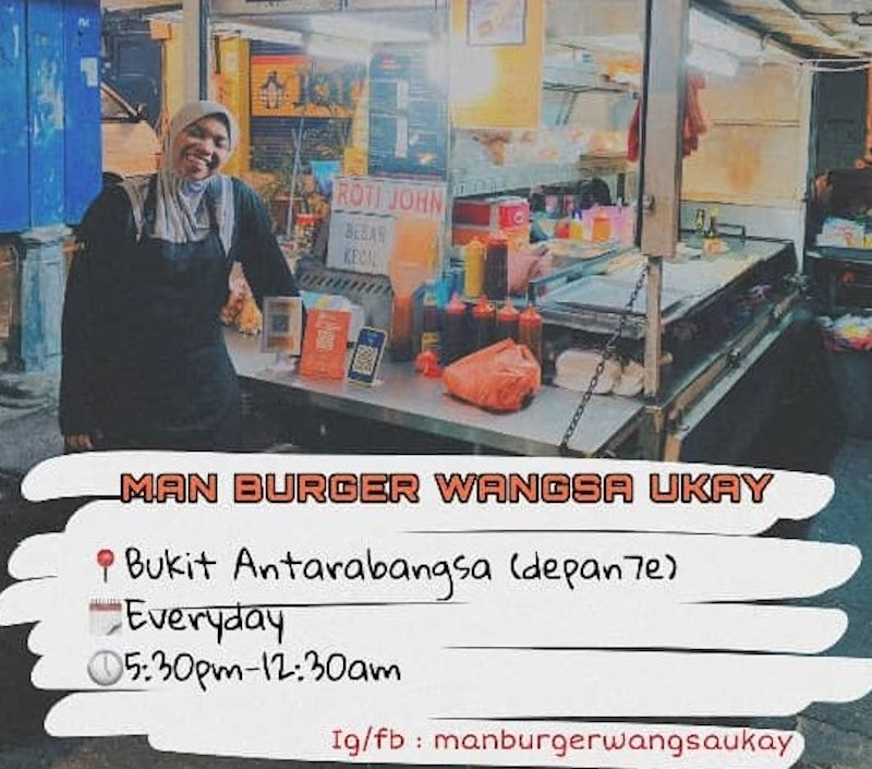 Nurul Au00e2u20acu2122inu00e2u20acu2122s burger stall that is open every day and located in front of 7-Eleven, Bukit Antarabangsa. u00e2u20acu201d Picture via Twitter/@ainlighteye