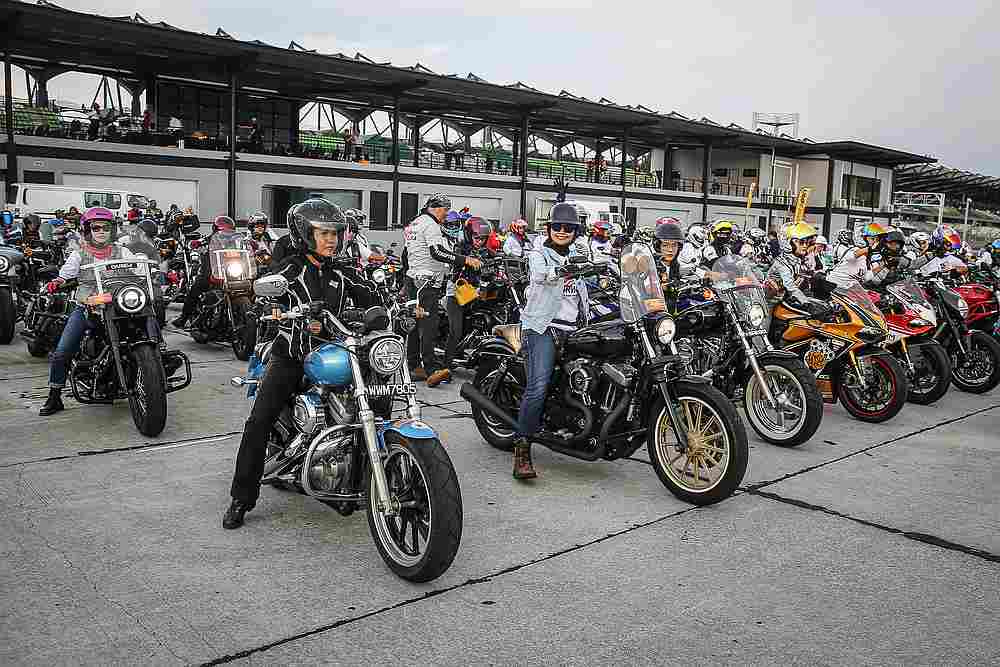150 women bikers took part in the convoy parade to mark the end of the Ripple Relay Malaysia 2019. u00e2u20acu201d Picture by Yusof Mat Isa