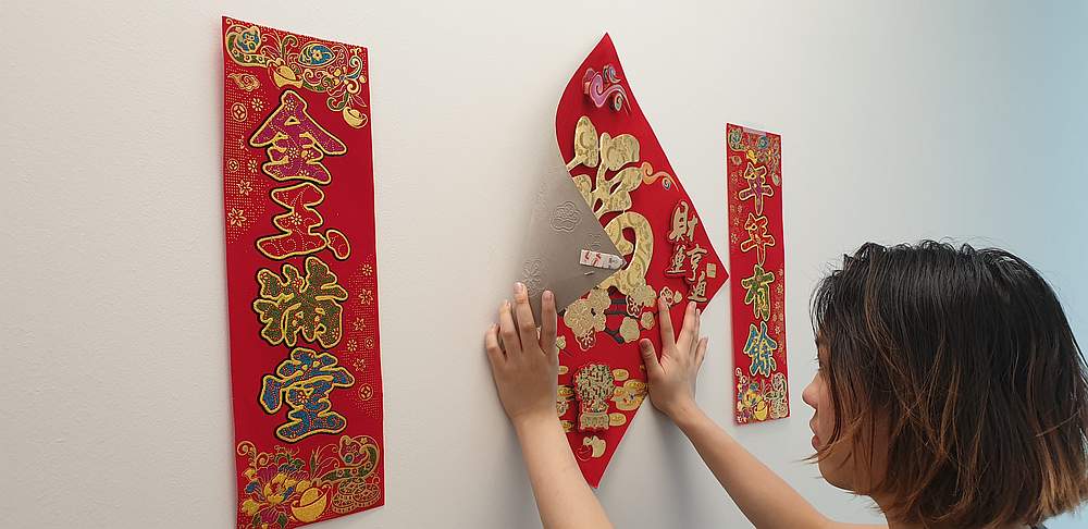 Dip into the festive atmosphere by decorating your house with vibrant decorations. — Picture courtesy of 3M