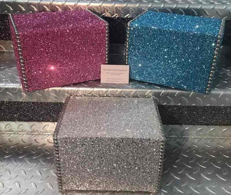 There are also pet ash boxes and urns available. ― Picture via Instagram/@theglittercoffincompany