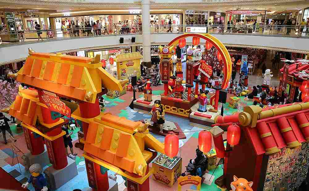 Thereu00e2u20acu2122ll be no need to squeeze your way through the crowd when you use Shopee to do all your CNY shopping. u00e2u20acu201d Picture by Yusof Mat Isa