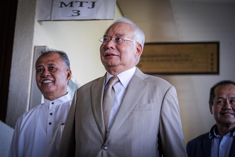 Former prime minister Datuk Seri Najib Razak arrives at the Kuala Lumpur Courts Complex January 7, 2020. u00e2u20acu201d Picture by Hari Anggara