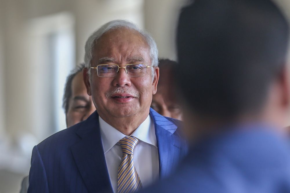 Datuk Seri Najib Razak is pictured at the Kuala Lumpur High Court January 14, 2020. u00e2u20acu201d Picture by Firdaus Latif