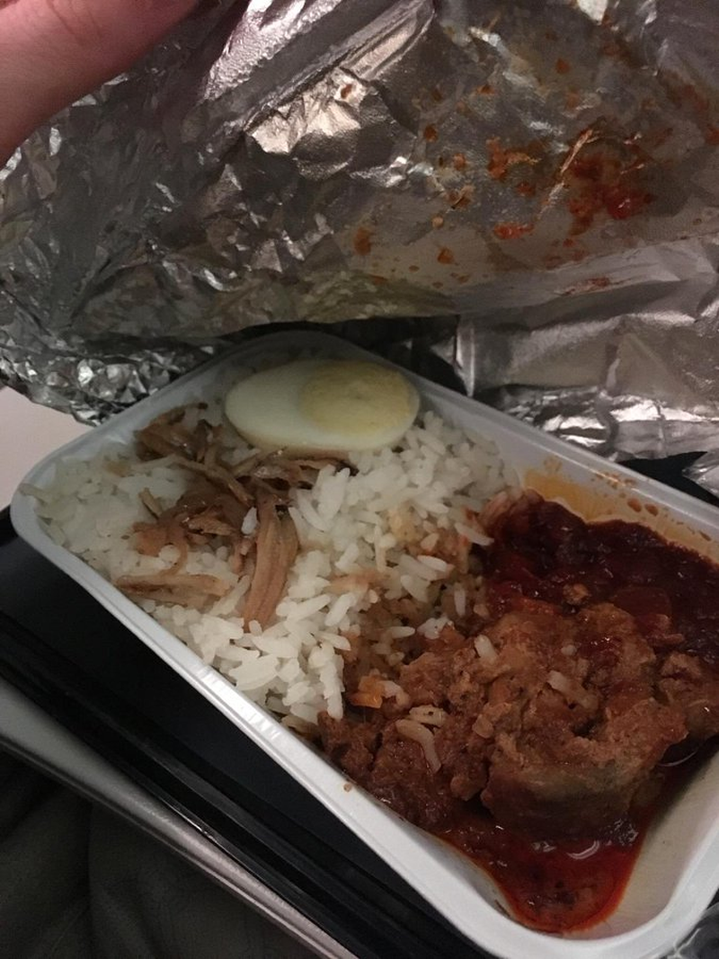 The offensive nasi lemak served by British Airways to UK journalist Katie Morley which led to Morley ranting on her Twitter. u00e2u20acu201d Picture via Twitter