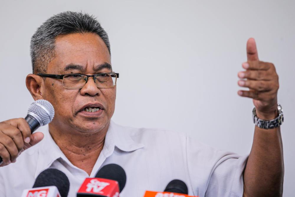 Dr Zainal Ariffin said if the MCO is ended and continued with CMCO,  social gatherings or any gathering involving a large crowd, and also inter-state travel should be banned. ― Picture by Hari Anggara