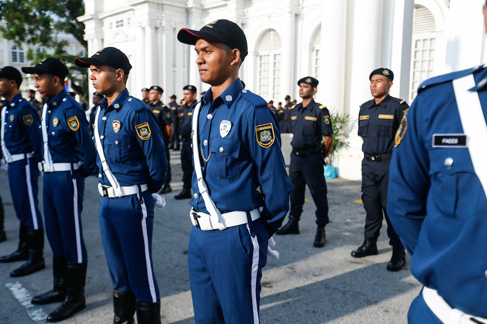 Penang Island City Council traffic wardens are seen at the Esplanade in George Town January 16, 2020. u00e2u20acu201d Picture by Sayuti Zainudin
