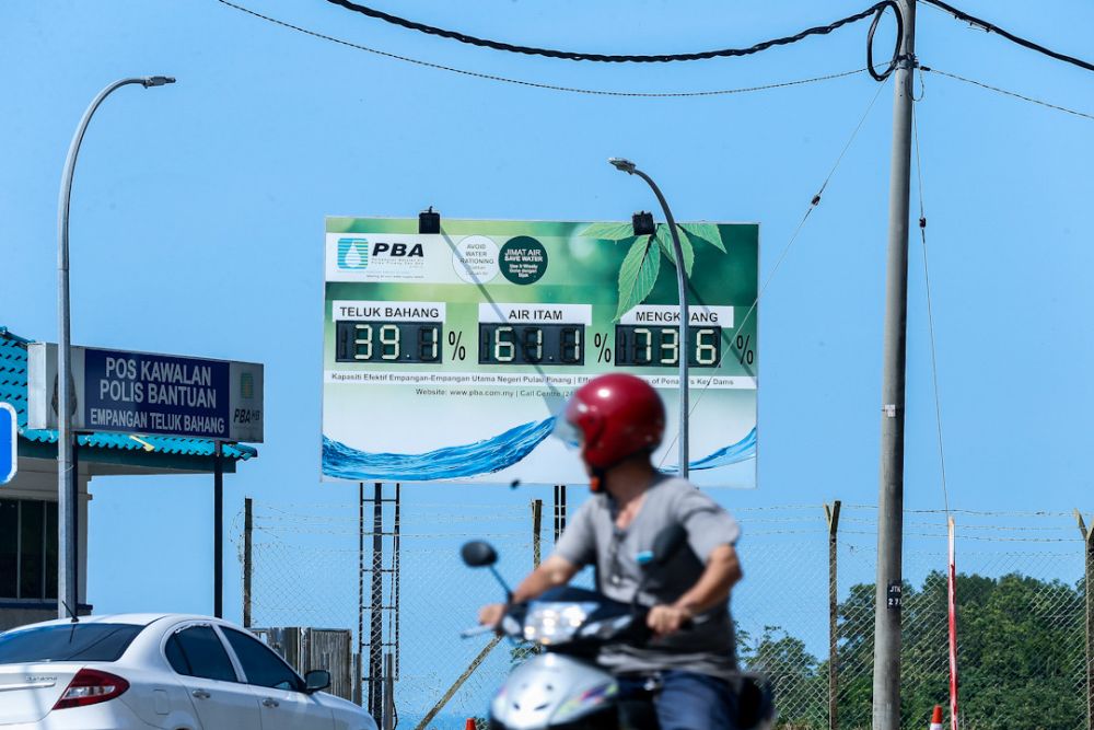 A signage indicating water levels at Teluk Bahang, Air Itam and Mengkuang dams is pictured in Penang January 15, 2020. u00e2u20acu201d Picture by Sayuti Zainudin