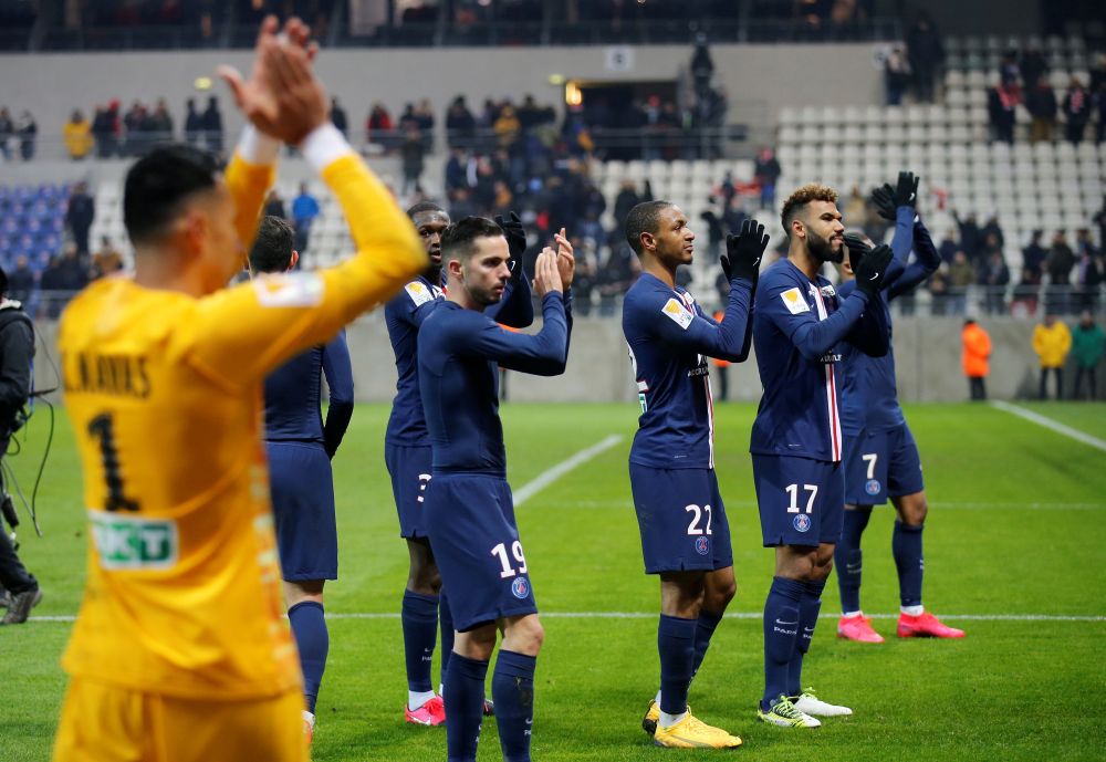 Paris St Germain players applaud fans after the match against Stade de Reims. u00e2u20acu201d Reuters pic