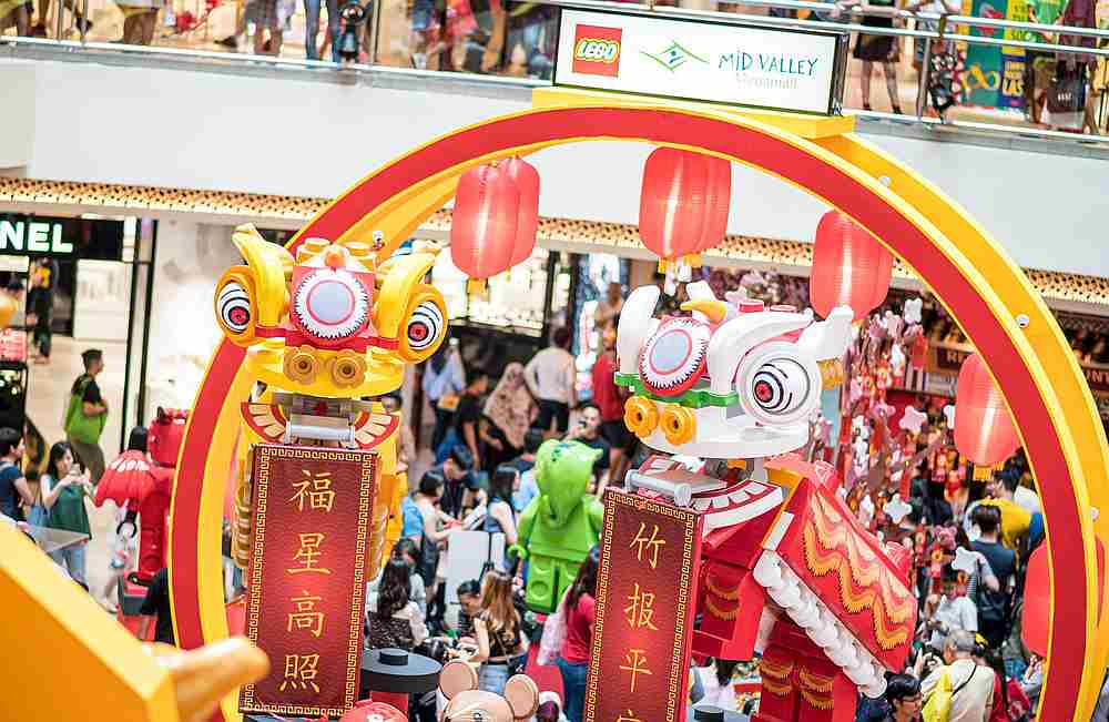 Giant Lego dragons? It’s not every day you’d get to see that. — Picture via Facebook/Mid Valley Megamall