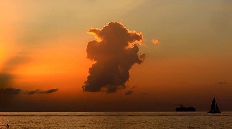 Many were amused over the cloud formation that resembled the legendary Jedi Master. u00e2u20acu201d Picture from Reddit