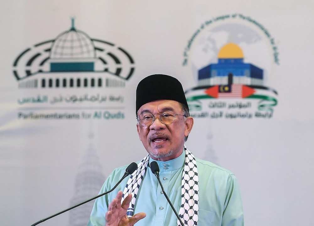 Datuk Seri Anwar Ibrahim speaks at the 3rd Annual Conference of League of Parliamentarians for Al-Quds (LP4Q) farewell dinner in Kuala Lumpur February 9, 2020. u00e2u20acu201d Bernama pic