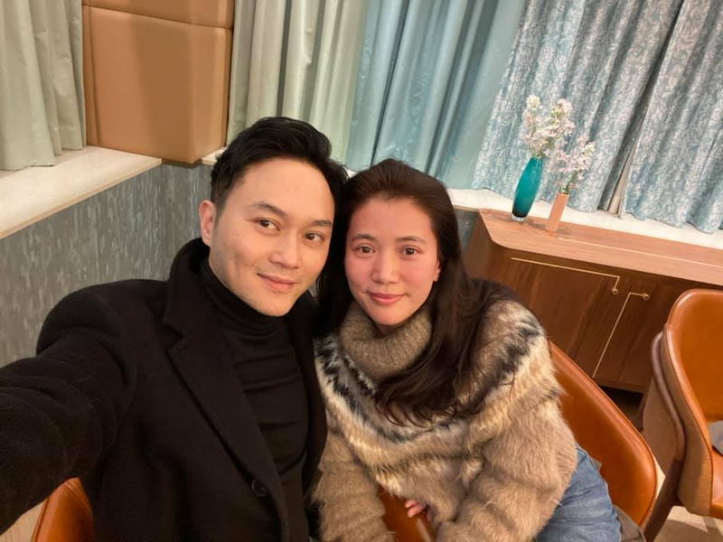 An innocent dinner that Hong Kong celebrity Julian Cheung (left) had with the police force got netizens all worked up. u00e2u20acu201d Photo via Facebook/ Chi.Lam.827