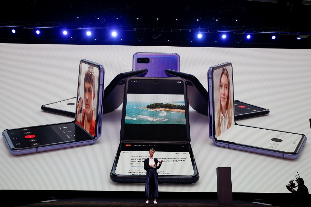 Rebecca Hirst, head of UK product marketing of Samsung Electronics, unveils the Z Flip foldable smartphone during Samsung Galaxy Unpacked 2020 in San Francisco February 11, 2020. u00e2u20acu201d Reuters pic