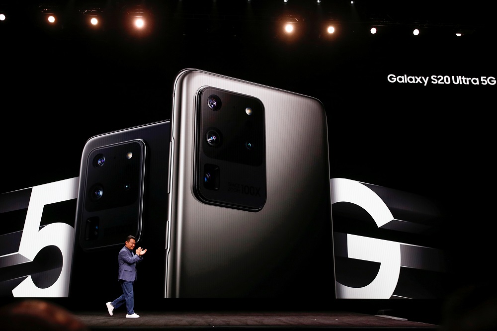 TM Roh, president & head of mobile communications business of Samsung Electronics, unveils the Galaxy S20, S20+ and S20 Ultra smartphones during Samsung Galaxy Unpacked 2020 in San Francisco February 11, 2020. u00e2u20acu201d Reuters pic
