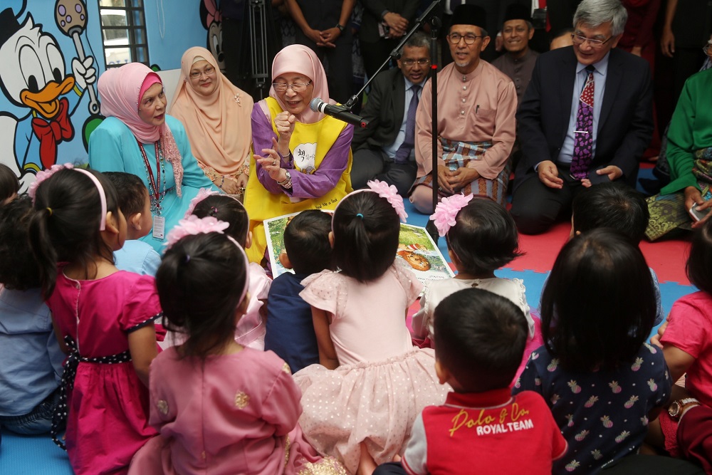 Deputy Prime Minister Datuk Seri Dr Wan Azizah Wan Ismail speaks to the children at the Child Care Centre in the Parliament building, Kuala Lumpur February 7, 2020. u00e2u20acu201d Picture by Choo Choy May
