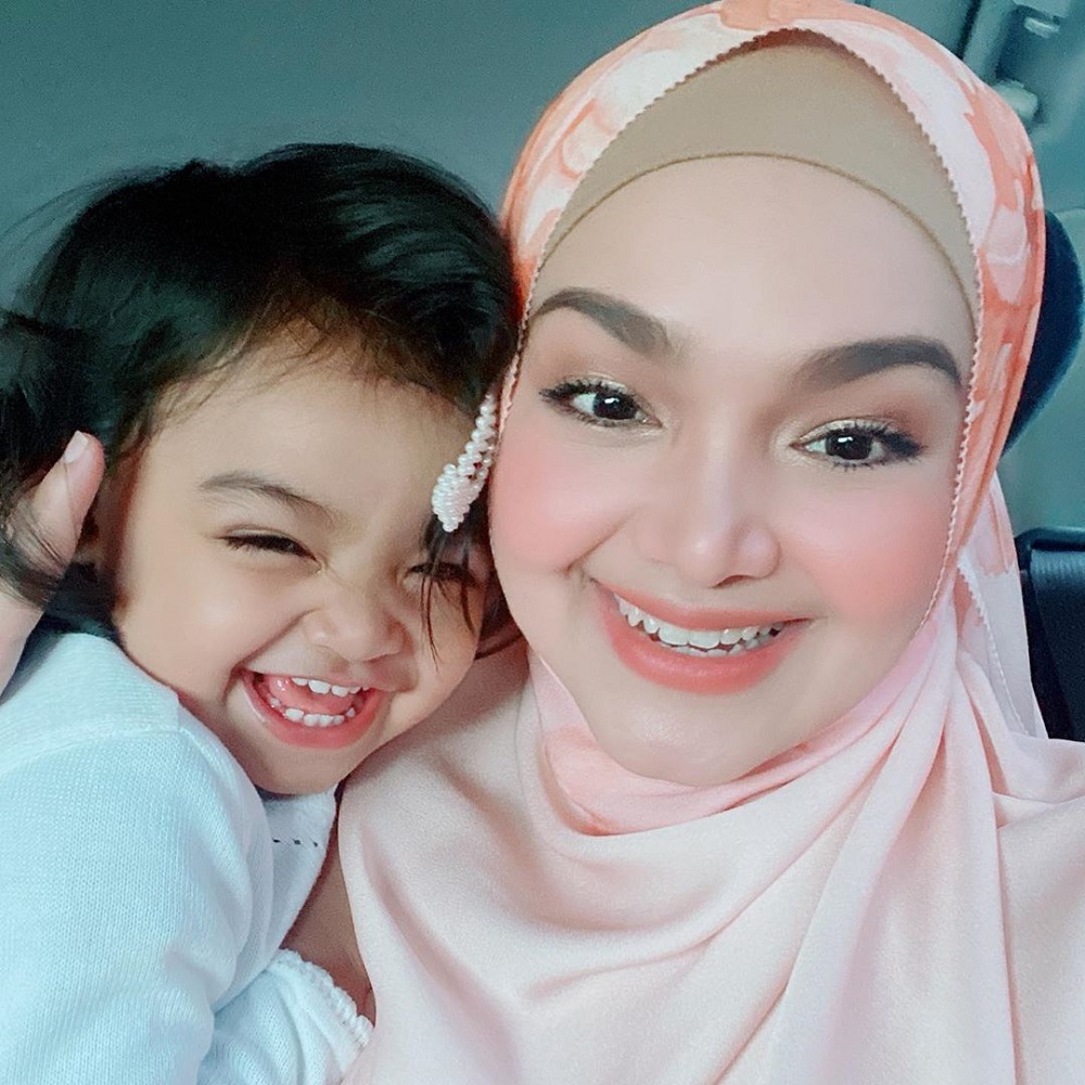Siti with daughter Aafiyah, who turns two next month was conceived through in-vitro fertilisation. u00e2u20acu201d Picture via Instagram/@ctdk  